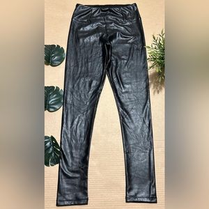 Black faux leather legging